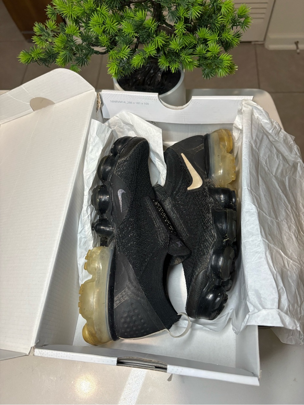 Nike WMNS Air Vapormax FK Moc 2 Black/Light Cream-White Size 5 *Box Included*